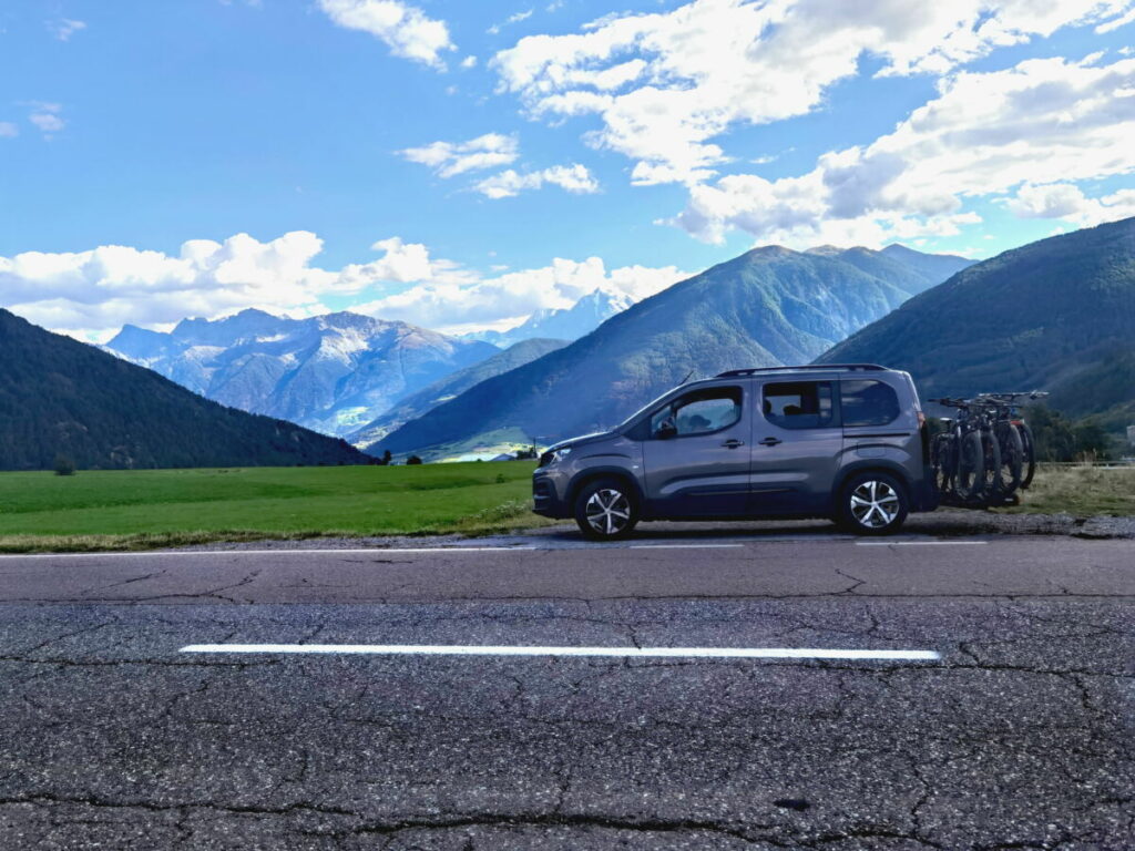 Mit dem Auto über den Reschenpass - samt Blick auf den Ortler