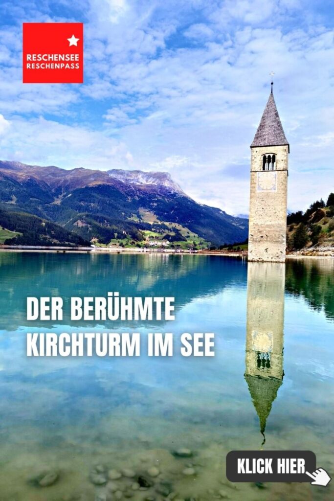 Kirchturm im See